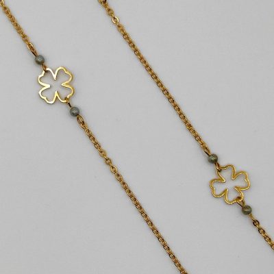 Chaîne à lunettes - Motifs trèfles à 4 feuilles dorés et perles de verre vertes pastelles - détail chaîne