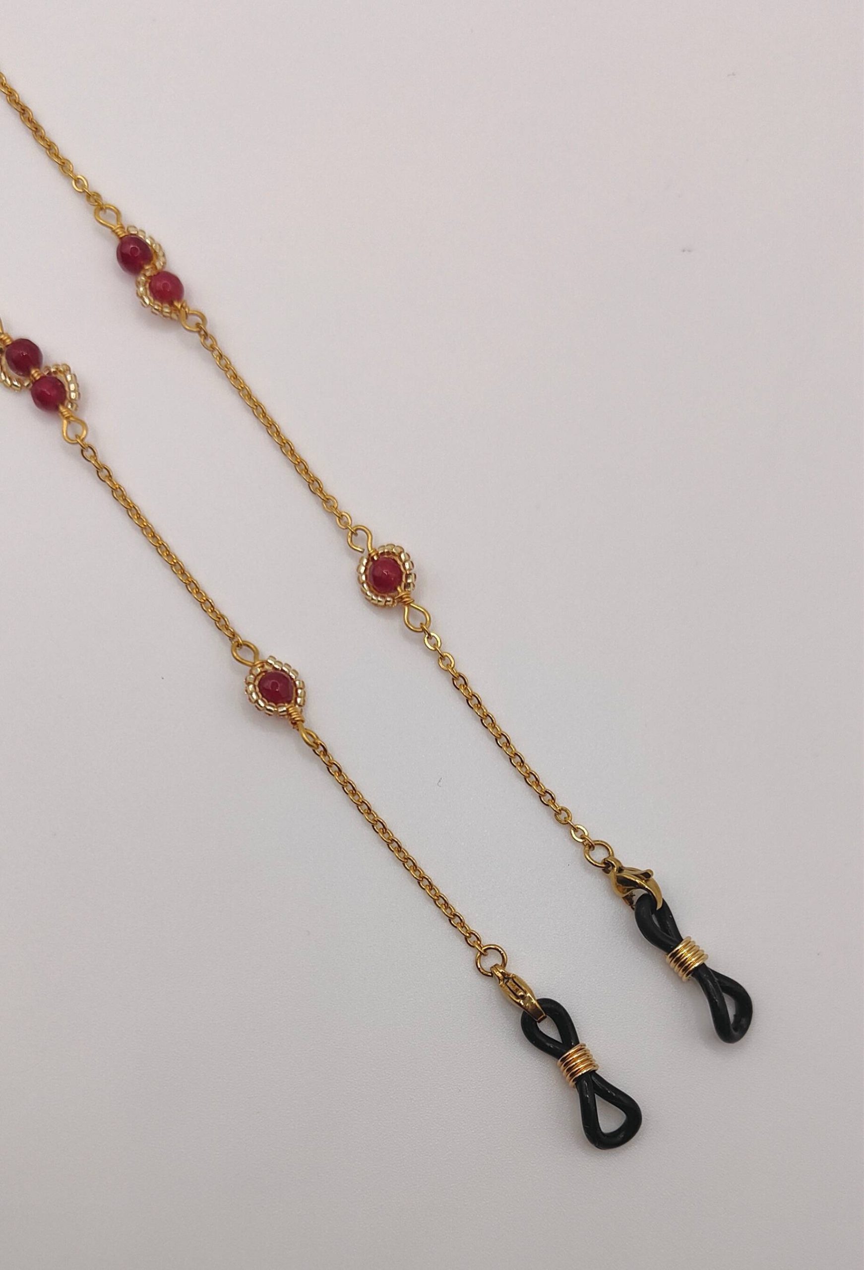 IMG_20240515_211938 Chaîne à lunettes - Perles d'agate roses entourées et entrelacées de perles de rocailles dorées - détail chaîne et embouts