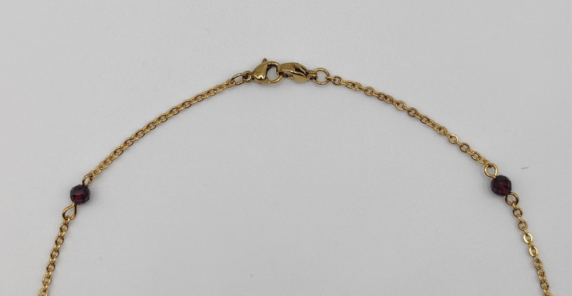 Oplus_131106 Chaîne à lunettes - Fleurs en perles de Grenat- détail haut de chaîne et fermoir collier