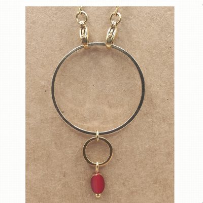 Anneau porte lunettes Perle rouge et or pendante sur cercle - détail