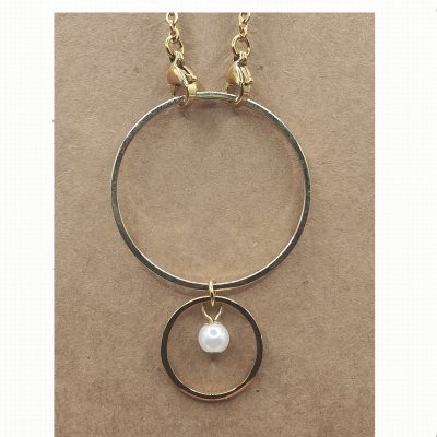 Anneau porte lunettes Perle de verre nacrée dans cercle - détail