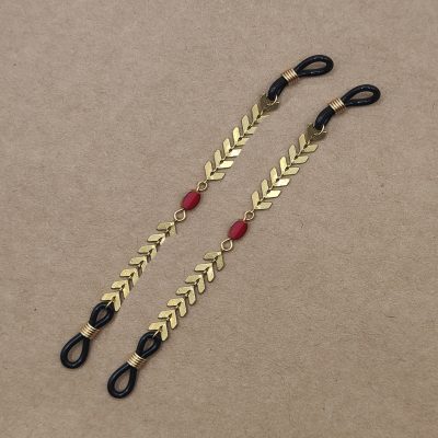Bijoux de branches - Chaîne épis et perle de vert rouge et or - Présentation à plat