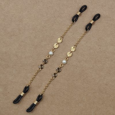 Bijoux de branches - Chaîne soleil et perle de verre nacrée - Présentation à plat