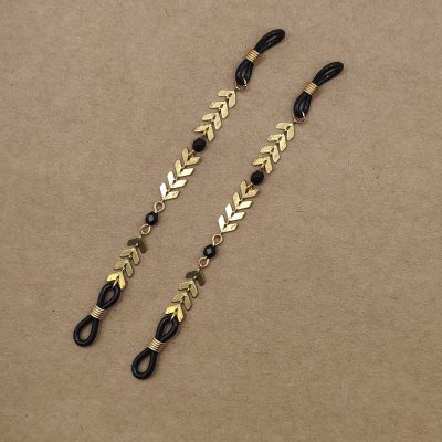 Bijoux de branches - Trois segments de chaîne épis intercalés de perles noires - Présentation à plat